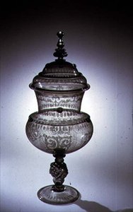 Calice in stile veneziano con coperchio, incisione a punta di diamante e doratura, Innsbruck, c.1580